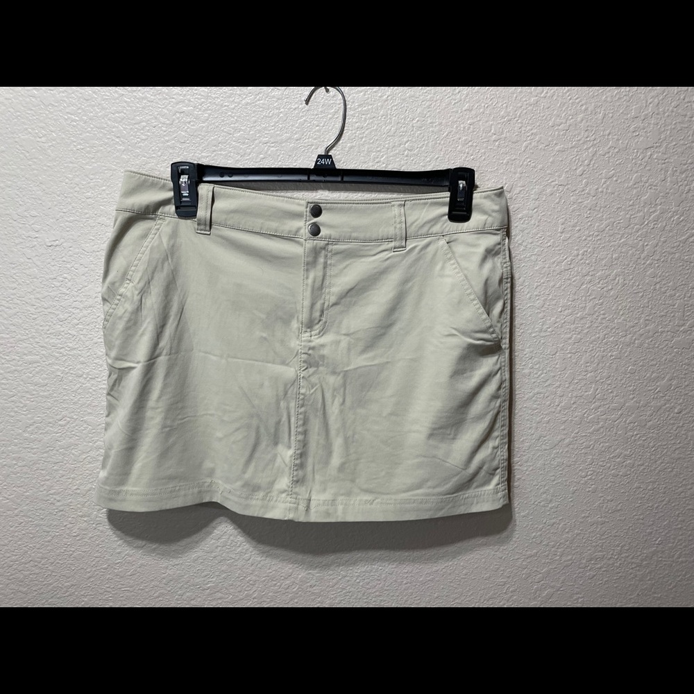 Columbia skirt. Running/running